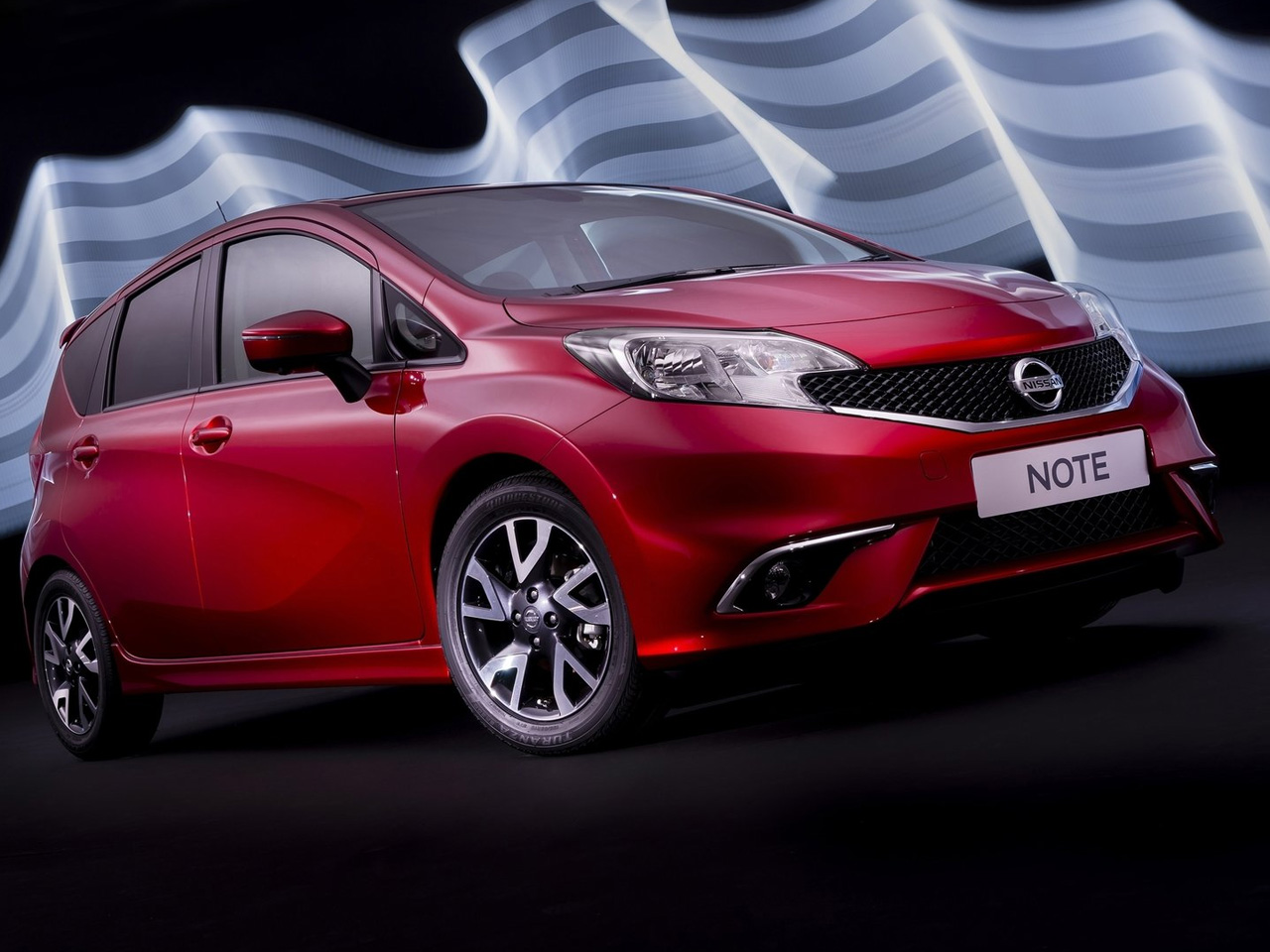2014 Nissan Note Front Angle