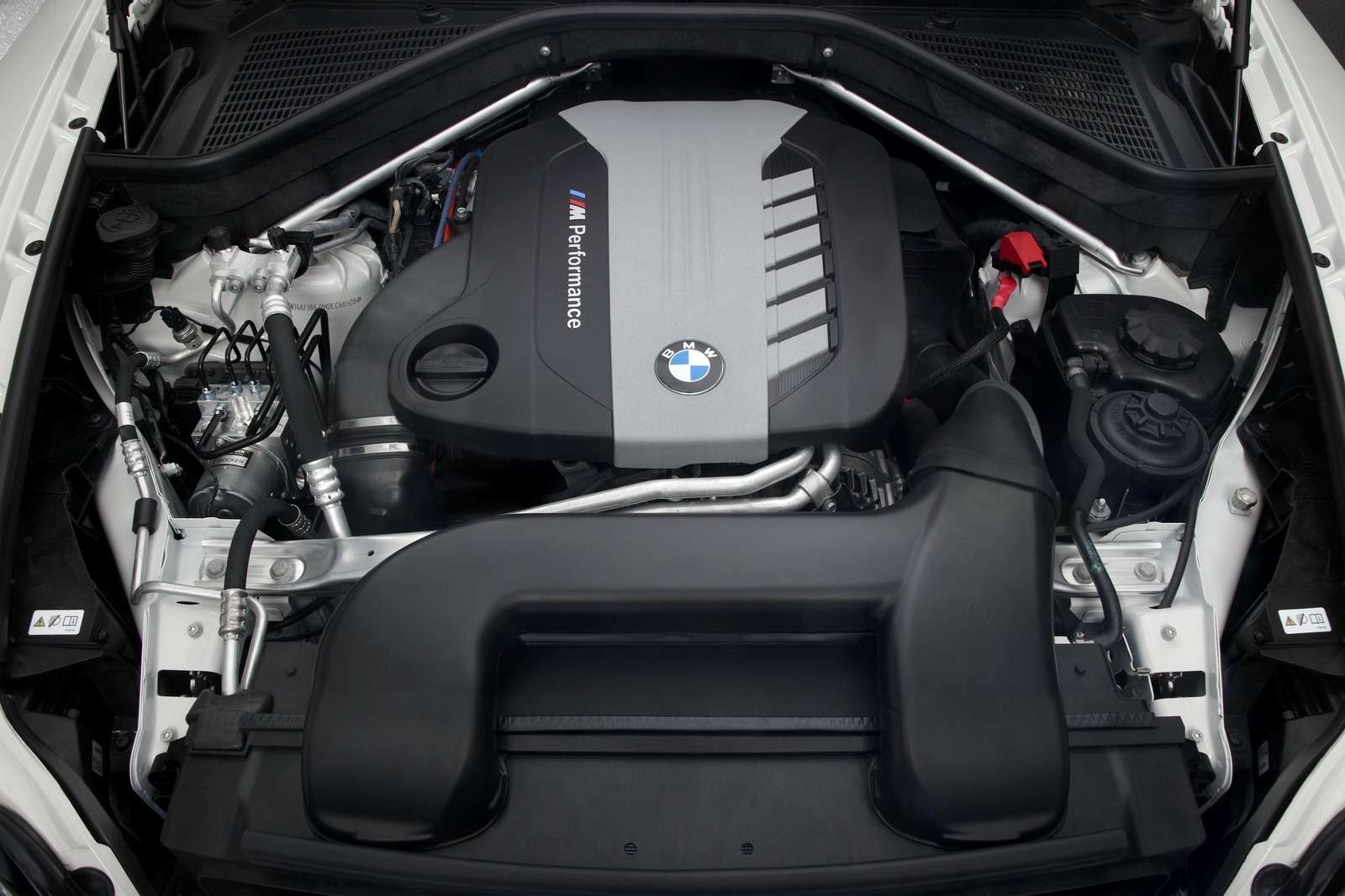 2013 BMW X6 Engine View