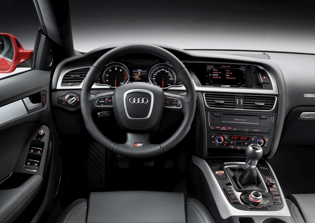 2014 Audi A5 Interior Dashboard View