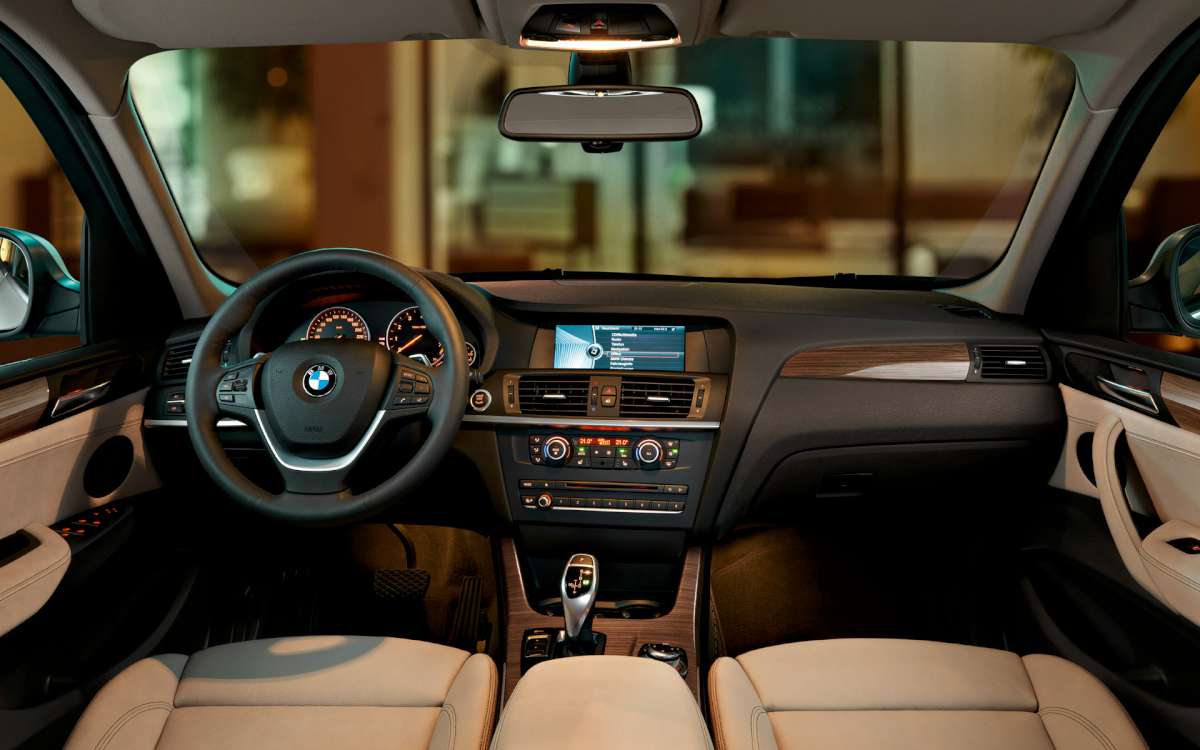 2014 BMW X3 Interior Dashboard View