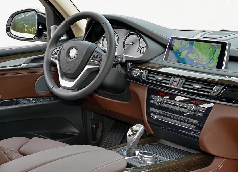 2014 BMW X5 Dashboard Interior View