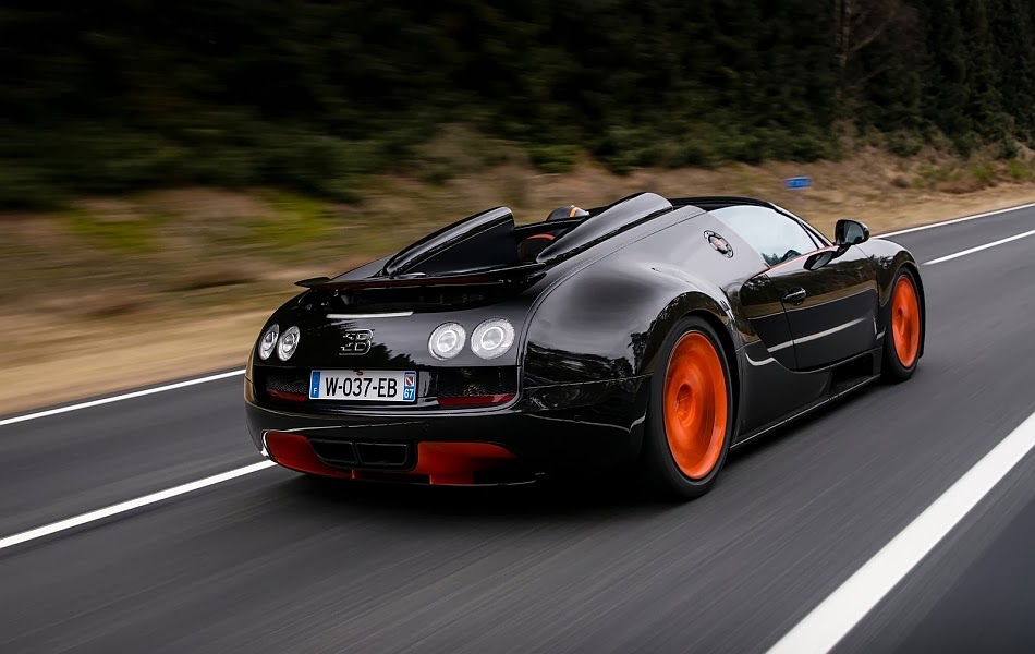 2014 Bugatti Veyron Rear Angle