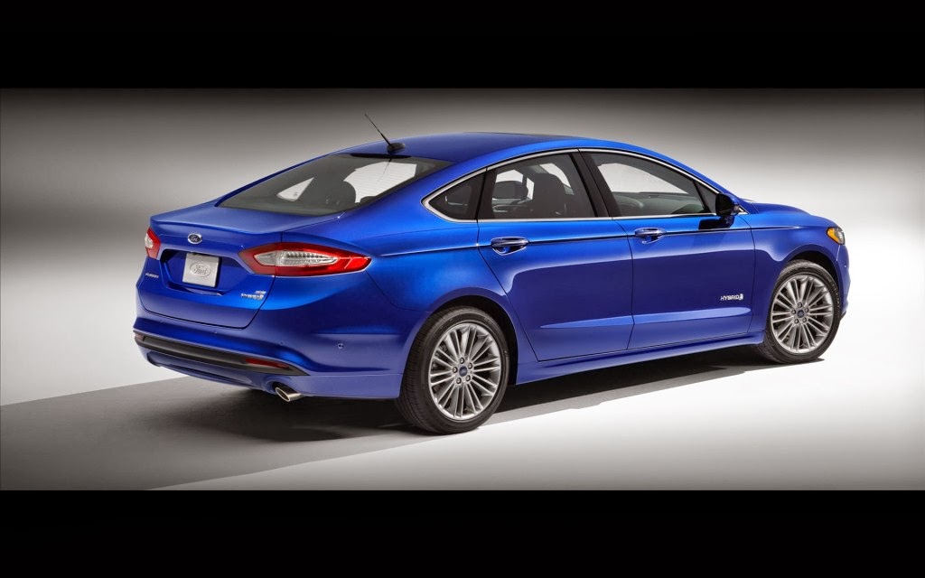 2014 Ford Fusion Hybrid Rear Side View