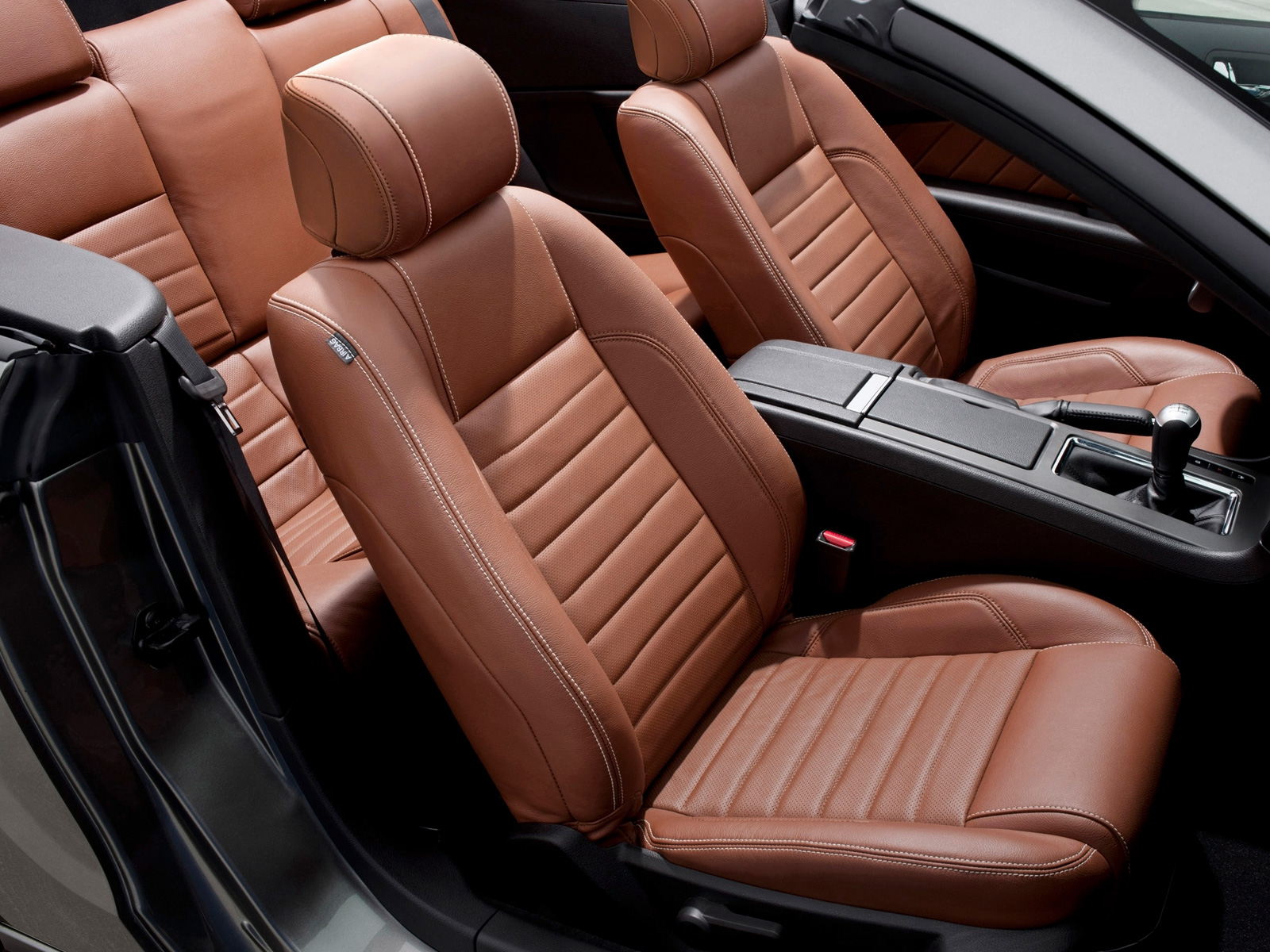 2014 Ford Mustang Cabin Space