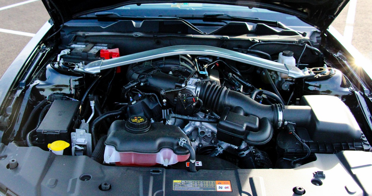 2014 Ford Mustang Engine View