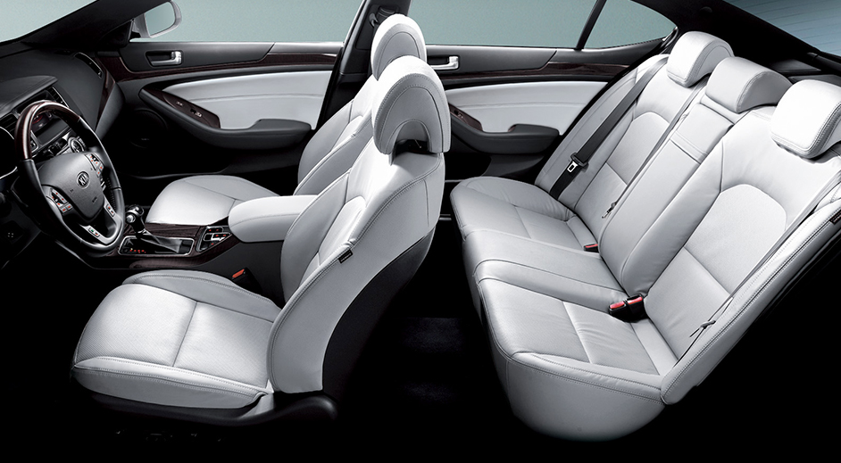 2014 Kia Cadenza Interior Dashboard Detail