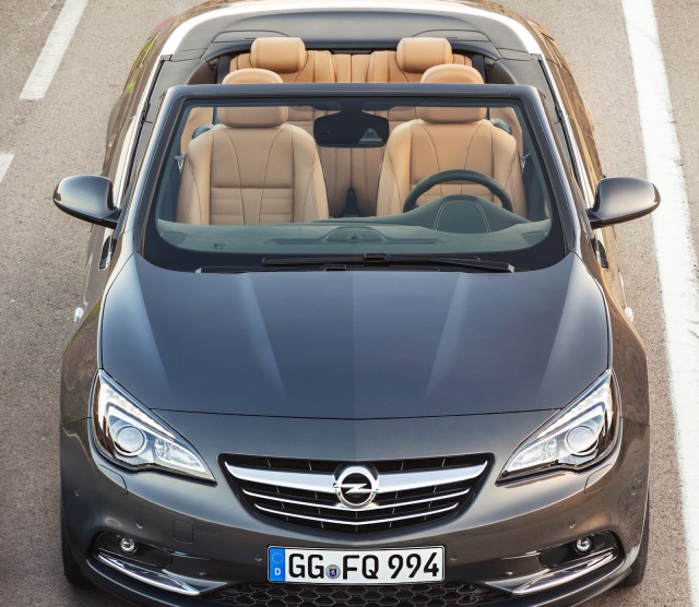 2014 Opel Cascada Cabriolet Top Front View