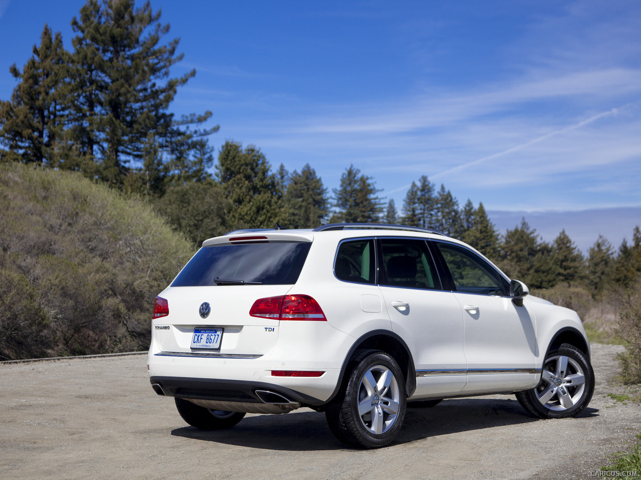 2014 Volkswagen Touareg Side Rear Angle