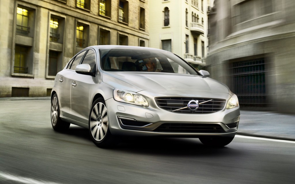 2014 Volvo S60 Front Side Angle