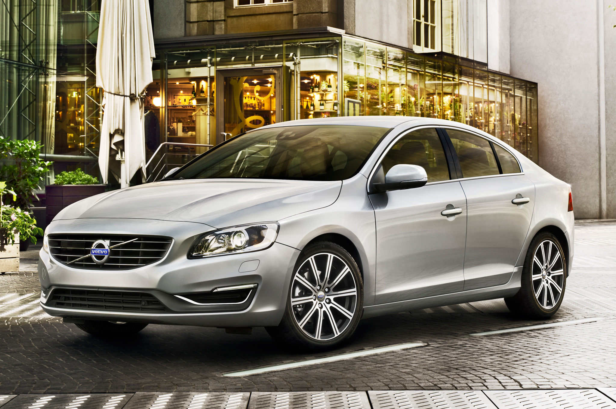 2014 Volvo S60 Front View