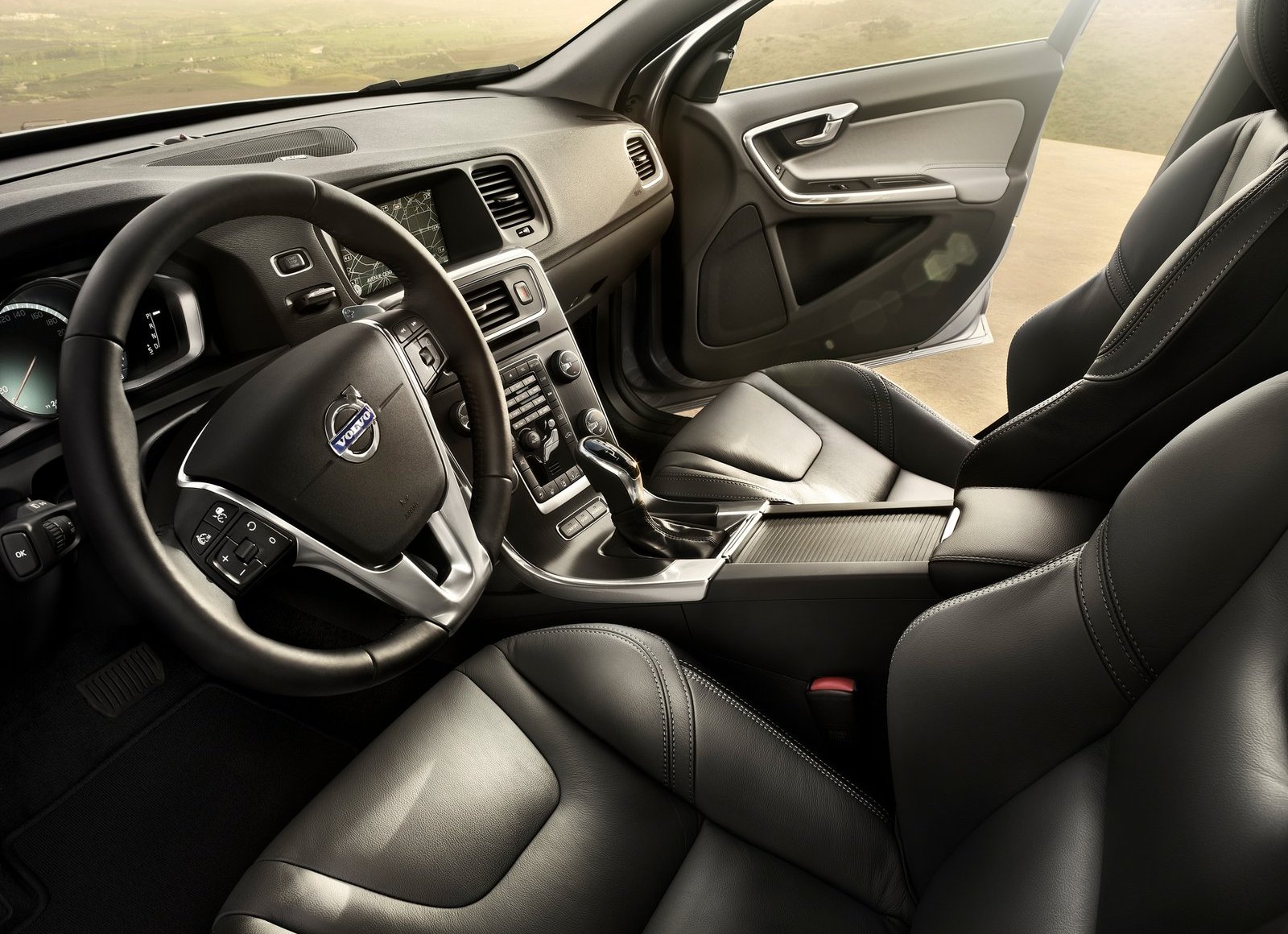 2014 Volvo S60 Interior Dashboard View