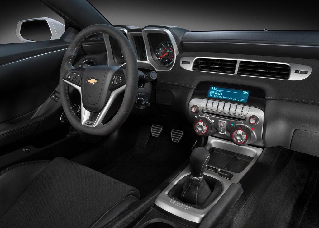 2014 Chevrolet Camaro Interior Dashboard View