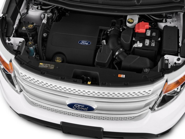 2014 Ford Explorer Engine View