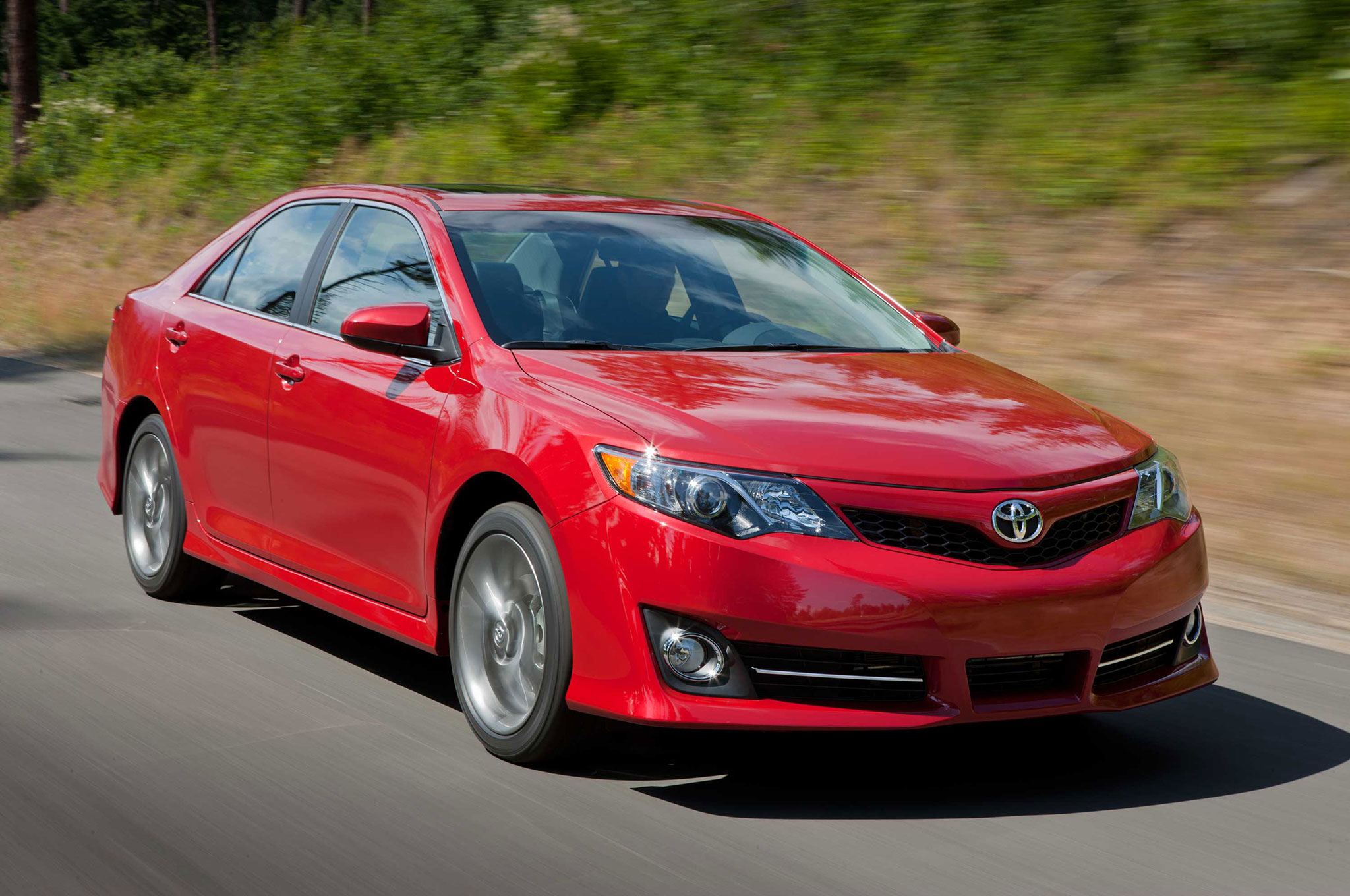 2014 Toyota Camry Front Side View