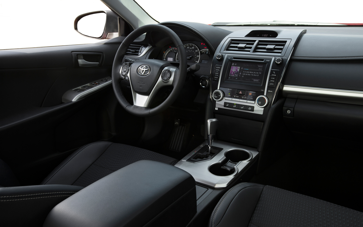 2014 Toyota Camry Interior Dashboard View