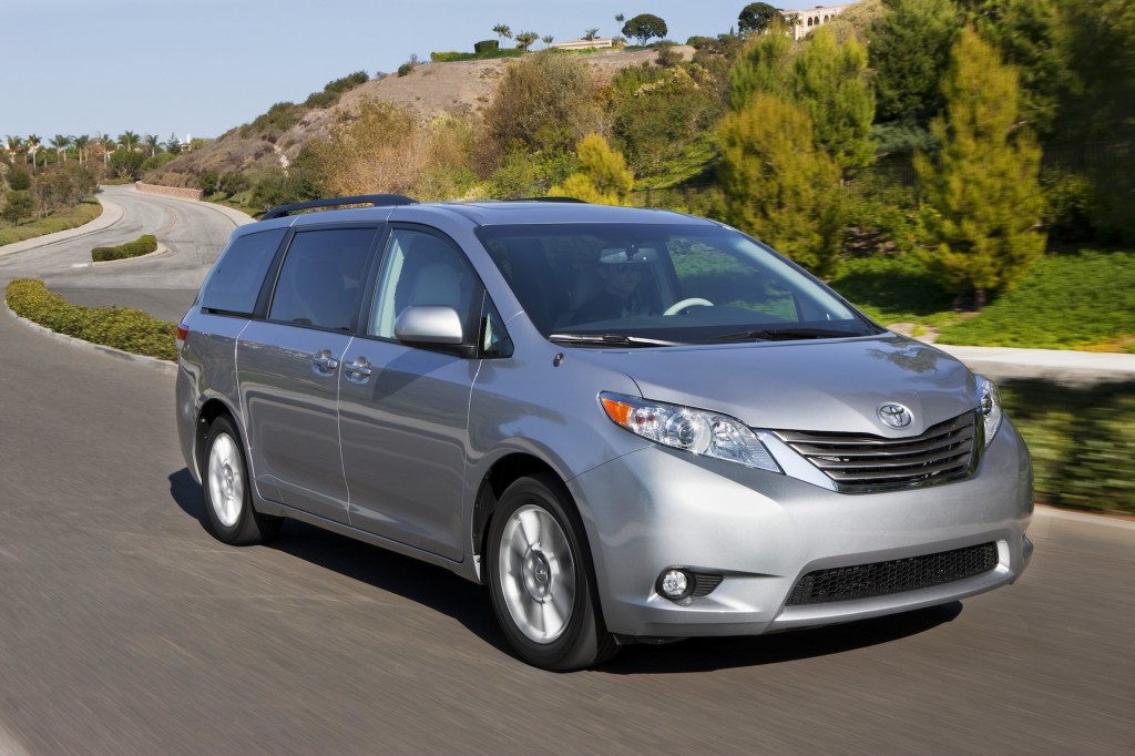 2014 Toyota Sienna Front Angle