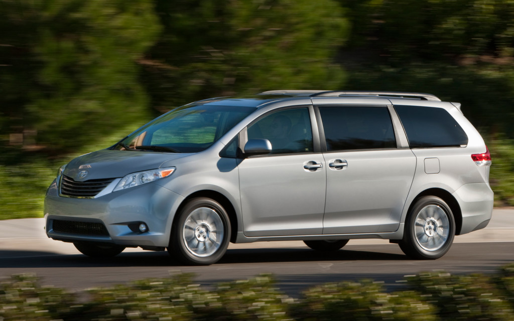 2014 Toyota Sienna Front Side View
