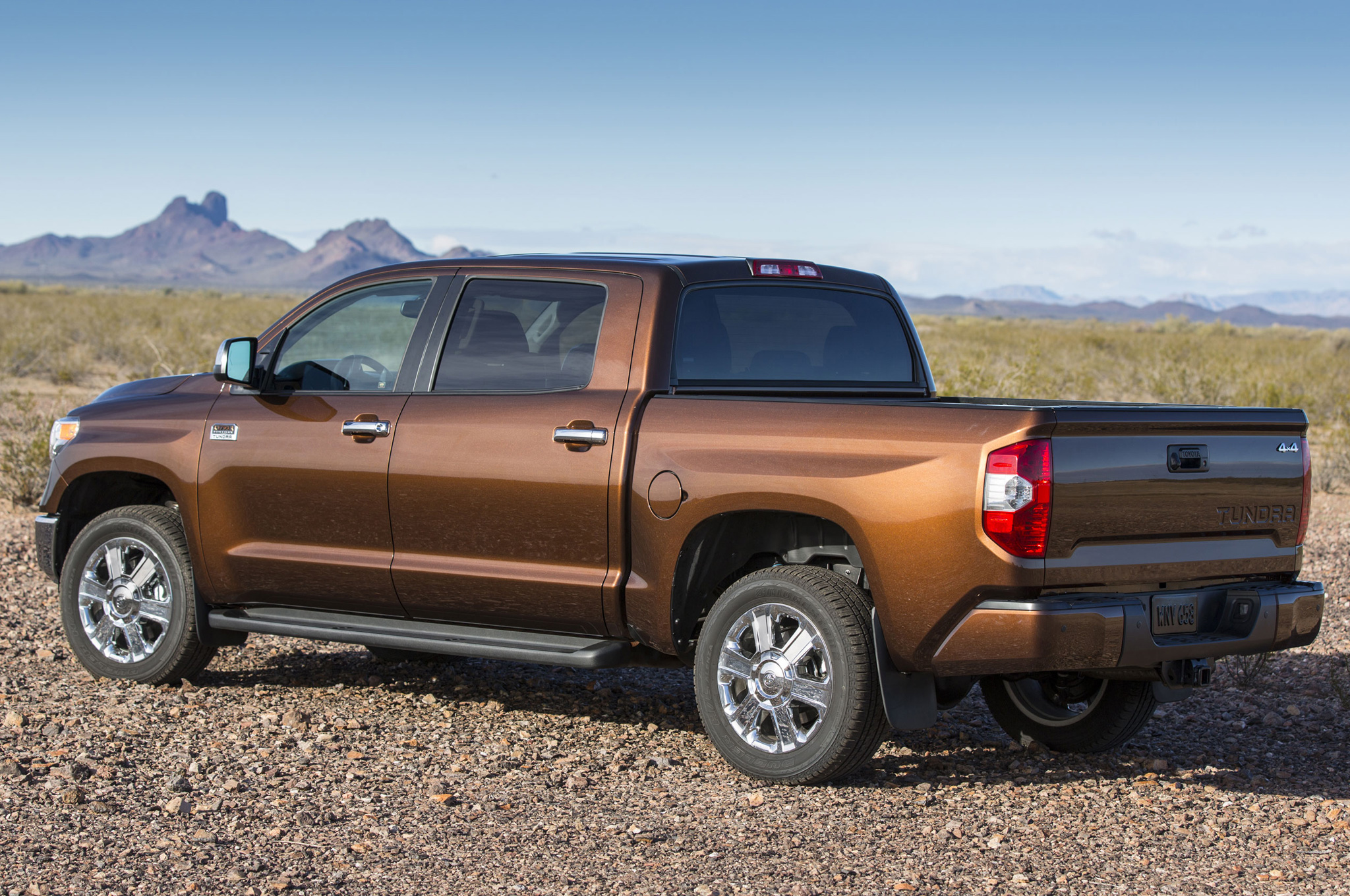 2014 Toyota Tundra Rear Side View