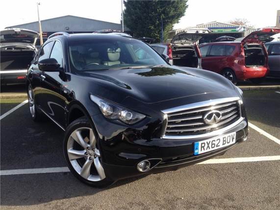 Once opened, we visited the Infiniti Cape Town dealer on two occasions, the first for the FX30d's scheduled 15 000 km service and the second to attend to a few niggles