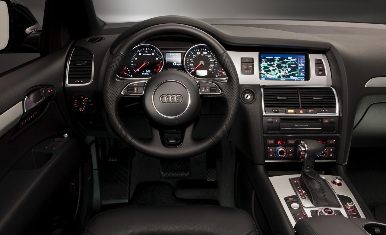 2014 Audi Q7 Interior Dashboard View