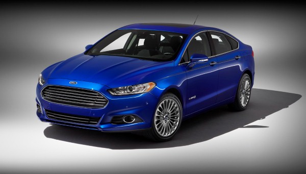 2014 Ford Fusion Hybrid Front Side View