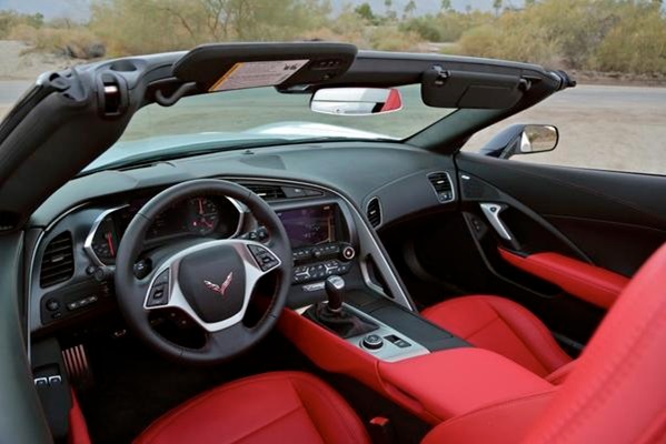 The interior features the same high-quality materials as in the coupe, and the car displays the same eager driving reflexes and tenacious grip